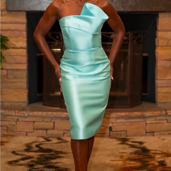 Elegant Tiffany Blue Strapless Dress - Picture 2 of 3